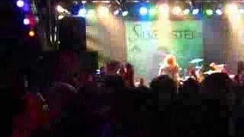 Blessthefall - Jared jumps into crowd @ Klubben, Stockholm 10/12 -07