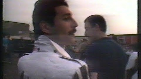 Queen - Milton Keynes 1982 (pre-concert footage)
