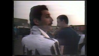 Queen - Milton Keynes 1982 (pre-concert footage) chords