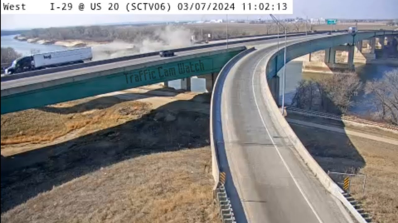 Iowa: Tractor Trailer Driver Desperate To Reach Exit, Crashes Into ...