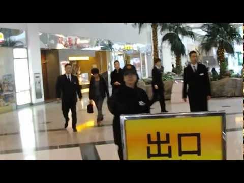 楊怡入閘 (2013年1月6日愉景新城)