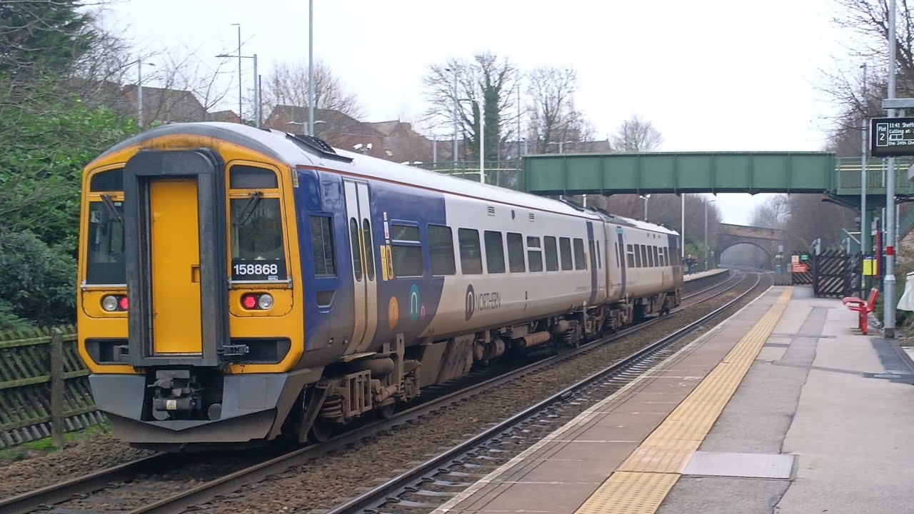 Trains at Woodlesford 22.12.25