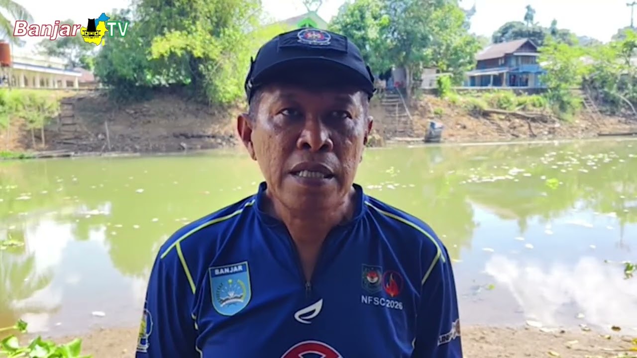DPKP BANJAR BANTU EVAKUASI BANGKAI IKAN