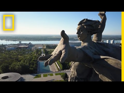 Video: Memorial "Grieving Angel" description and photo - Russia - Volga region: Togliatti