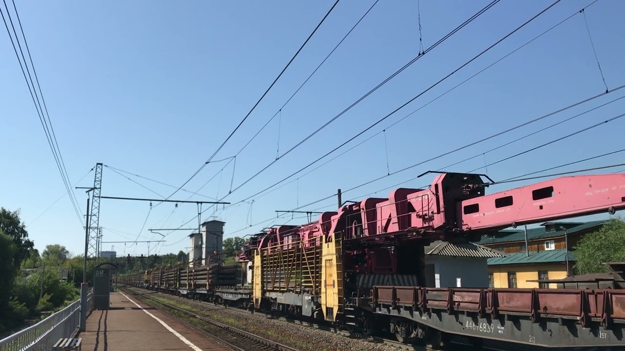 Тепловоз 2ТЭ10МК-3358 с хозяйственным поездом