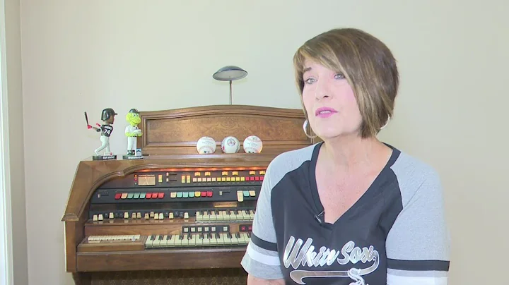 Meet Chicago White Sox's Organist, Lori Moreland!