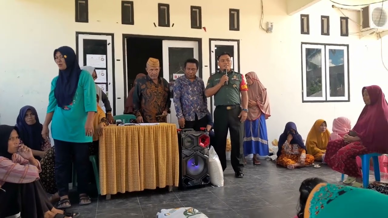Babinsa hadir dalam Penyaluran Bantuan Langsung Tunai (BLT)dan bantuan CPP di Desa Pilolalenga