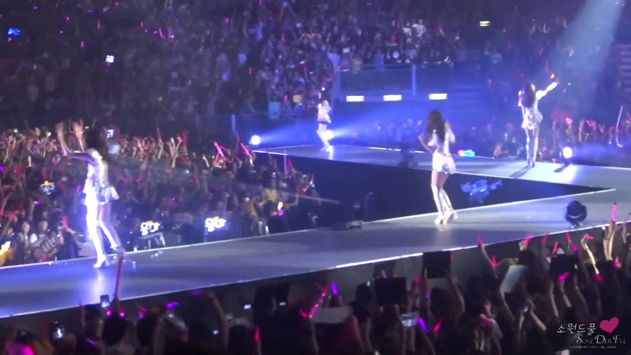 131110 SNSD - TGE+Can't Take My Eyes Off You @ Girls&Peace Concert in Hong Kong