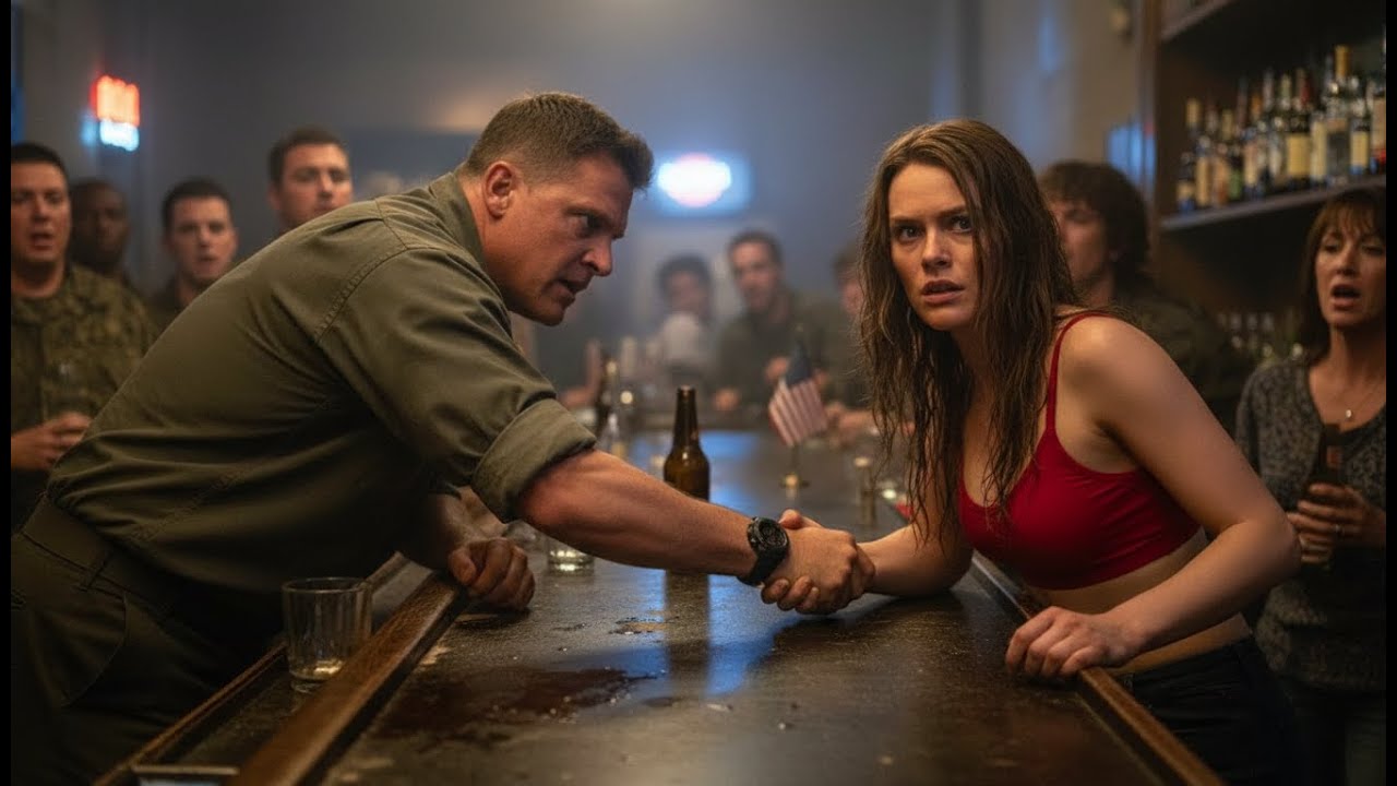 Námořník ji napadl v baru, aniž by tušil, že je tajnou příslušnicí speciálních jednotek