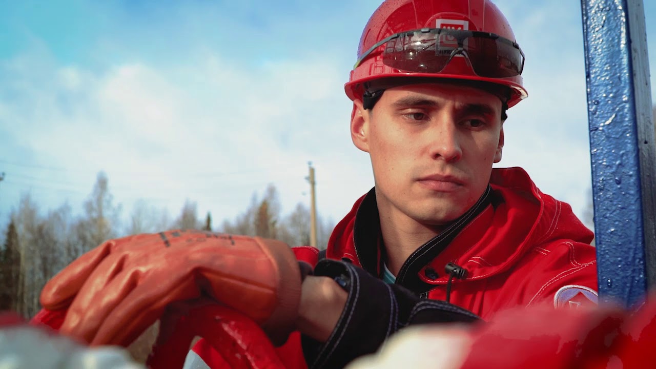 Оператор добычи нефти и газа. Инженер нефтяник. Оператор по добыче нефти и газа. Оператор добычи нефти. Оператор нефтяных и газовых скважин.