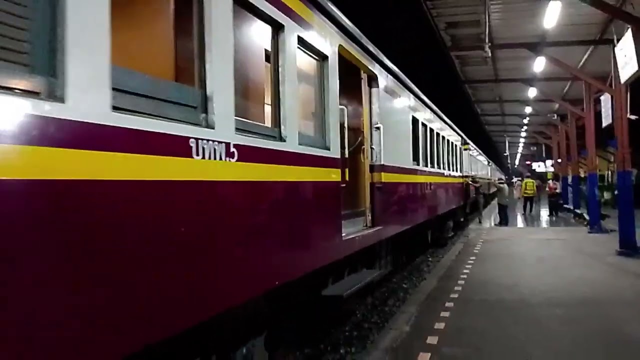 ALSTHOM 4103 รถเร็วที่ 107 กรุงเทพอภิวัฒน์ - เด่นชัย จอด บางมูลนาก เวลา 01.25 ช้า 7 นาที