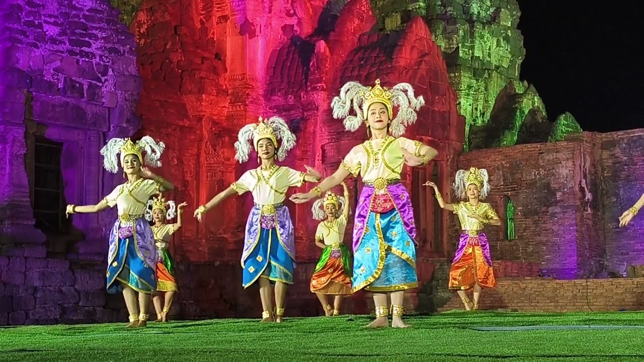 ระบำลพบุรี งานแผ่นดินสมเด็จพระนารายณ์มหาราช ประจำปี 2567 พระปรางค์สามยอด