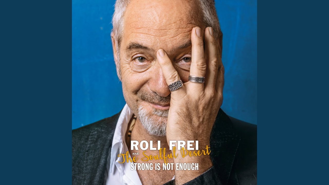 Obejrzyj She w YouTube Obejrzyj She w YouTube