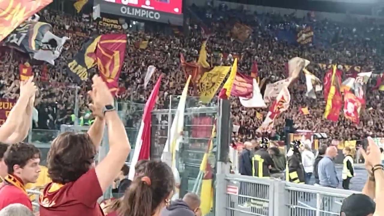 Roma/Internazionale 2024/25 Tutti insieme forza Roma alé
