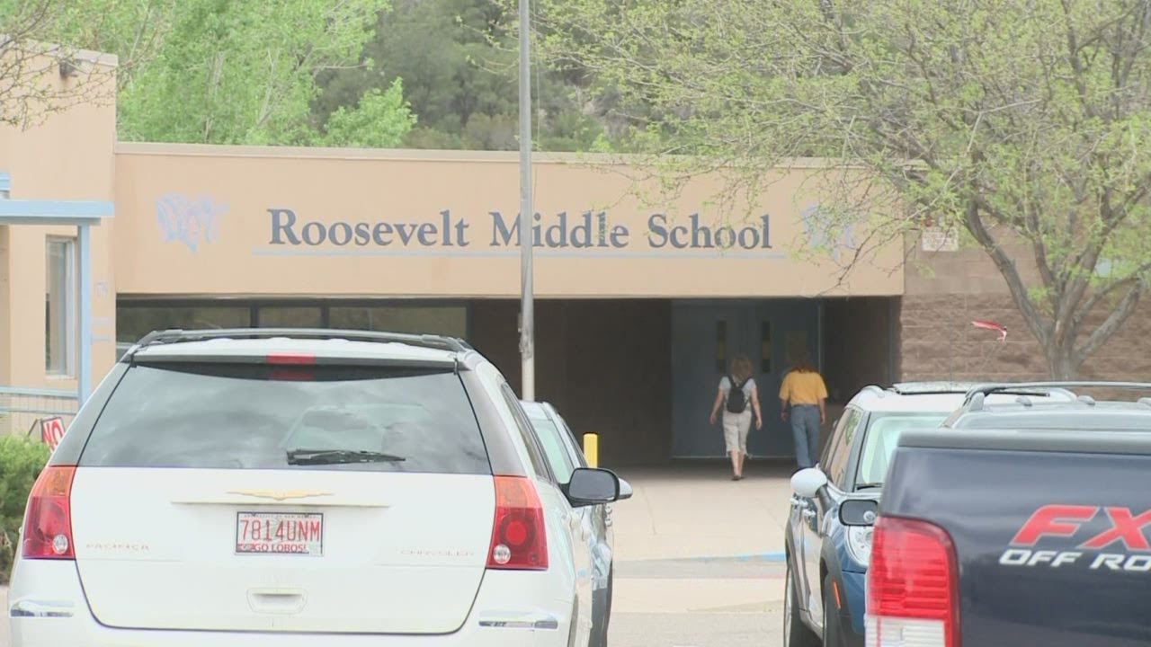 Officials investigate APS middle school threat