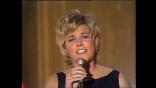 Video thumbnail of "Anne Murray - Sing High, Sing Low (1970)"