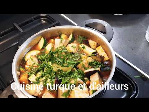 Vidéo: Ragoût De Légumes Avec De La Viande Et De La Citrouille