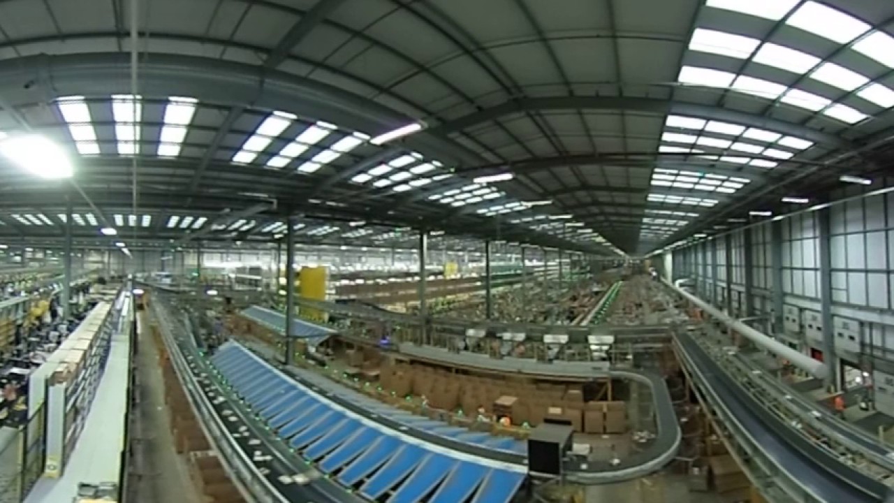 360 video of the Rugeley Amazon distribution centre YouTube