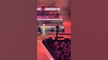 Thumbnail of Morgan Wallen - Love Somebody (Live From Seattle WA. Night 2)