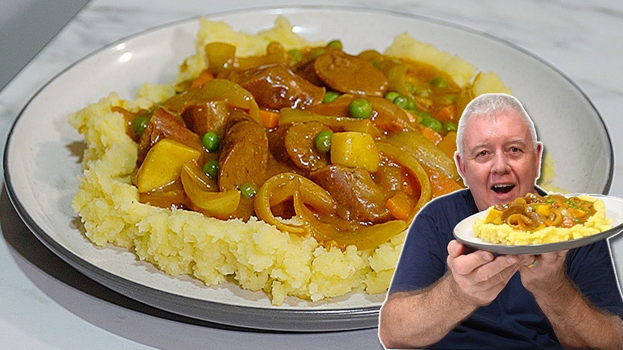 AUSSIE CURRIED Sausages & MASH - Made Like an Aussie Nan Would!