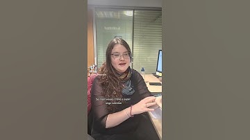 Asking linguistics students questions 📚 PhD candidate Hanna Schmueck at Lancaster University 📚