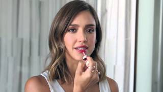 Jessica Alba Loves Lip Gloss