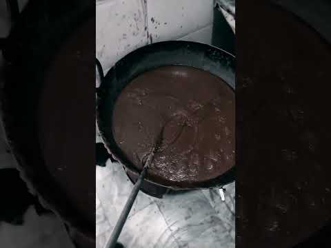  حلوا در حال پخته شدن است 