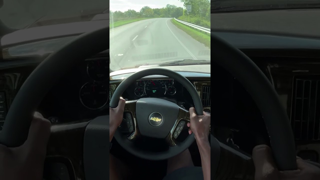 Тест ускорения на газу для Chevrolet Express 6.6 Explorer Conversion 2025 года