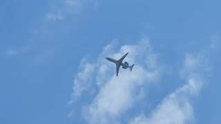 Aeroplanes & Skies  watch raw footage of Airplane with every day changing Sky [2]