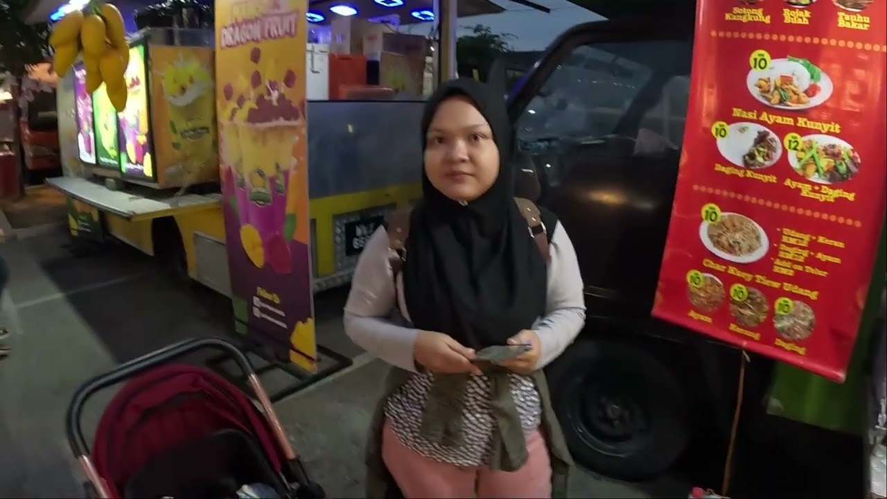 B5 Johor Street Market in Johor Bahru with Baby Twins