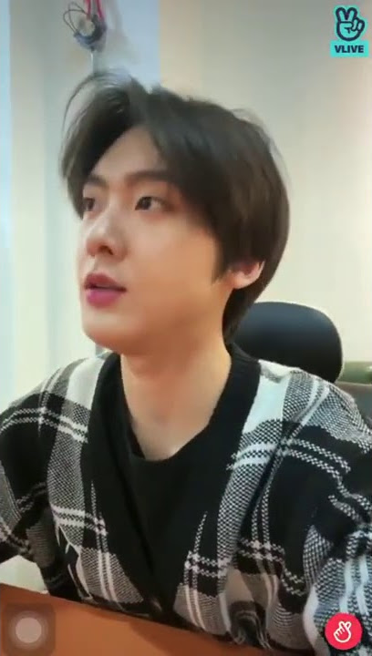 Sanha ASTRO Say Hello to Indonesia and sing an Indonesian Song 'Kesempurnaan Cinta' #astro #sanha