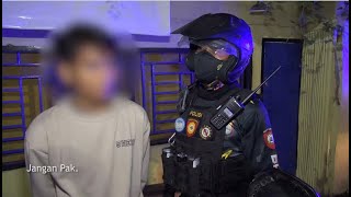 Kena Candu Alkohol, Anak di Bawah Umur & Kakek ini Kepergok Minum Miras - 86