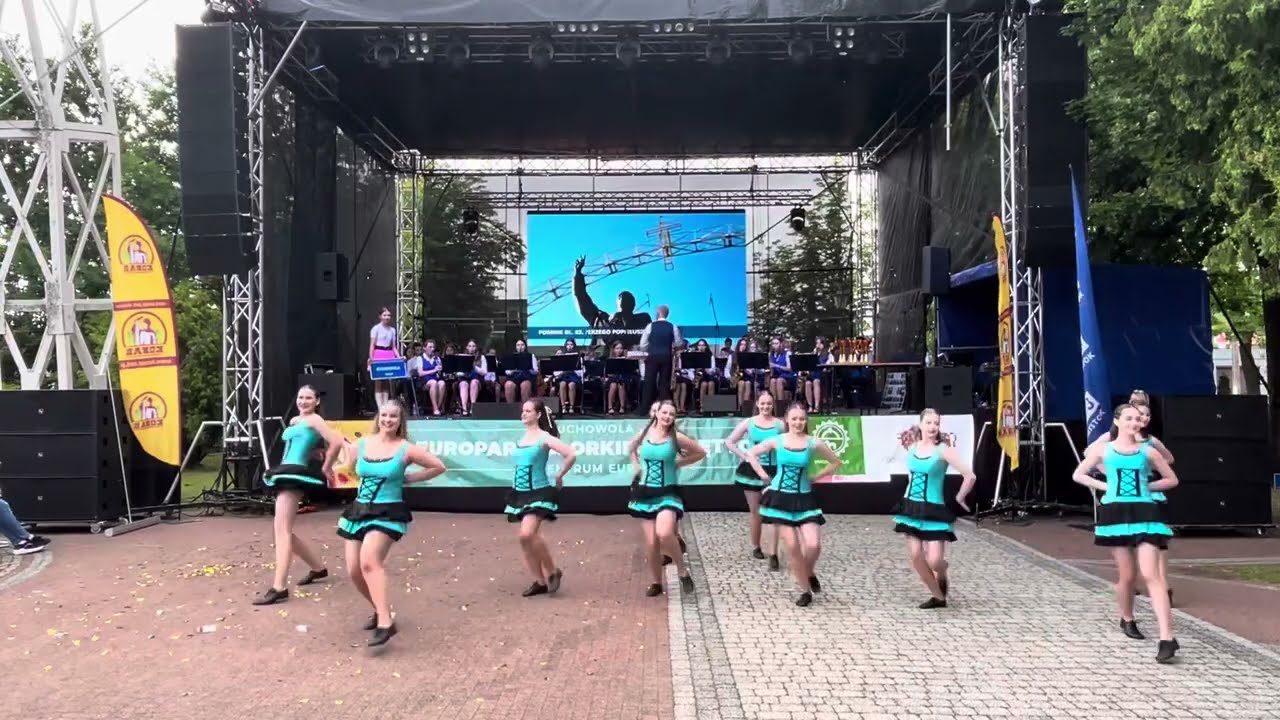 Mażoretki Foch | MOD ZS w Suchowoli | Rock Around The Clock-Bill Haley & The Comets |EUROPARADA 2024