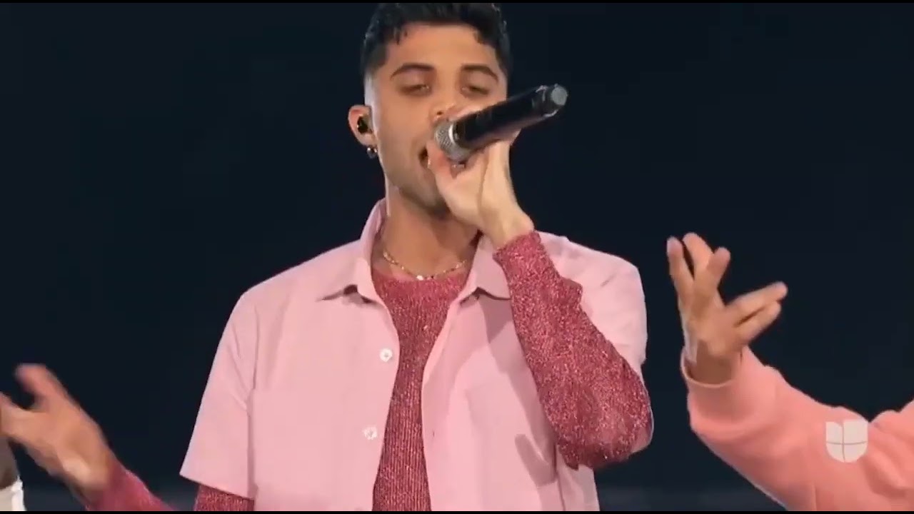 CNCO - No Apagues La Luz (concierto de campeones, 23/06)