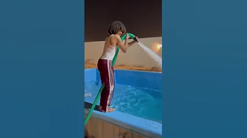 تجربه الطيران بخرطوم المياه 