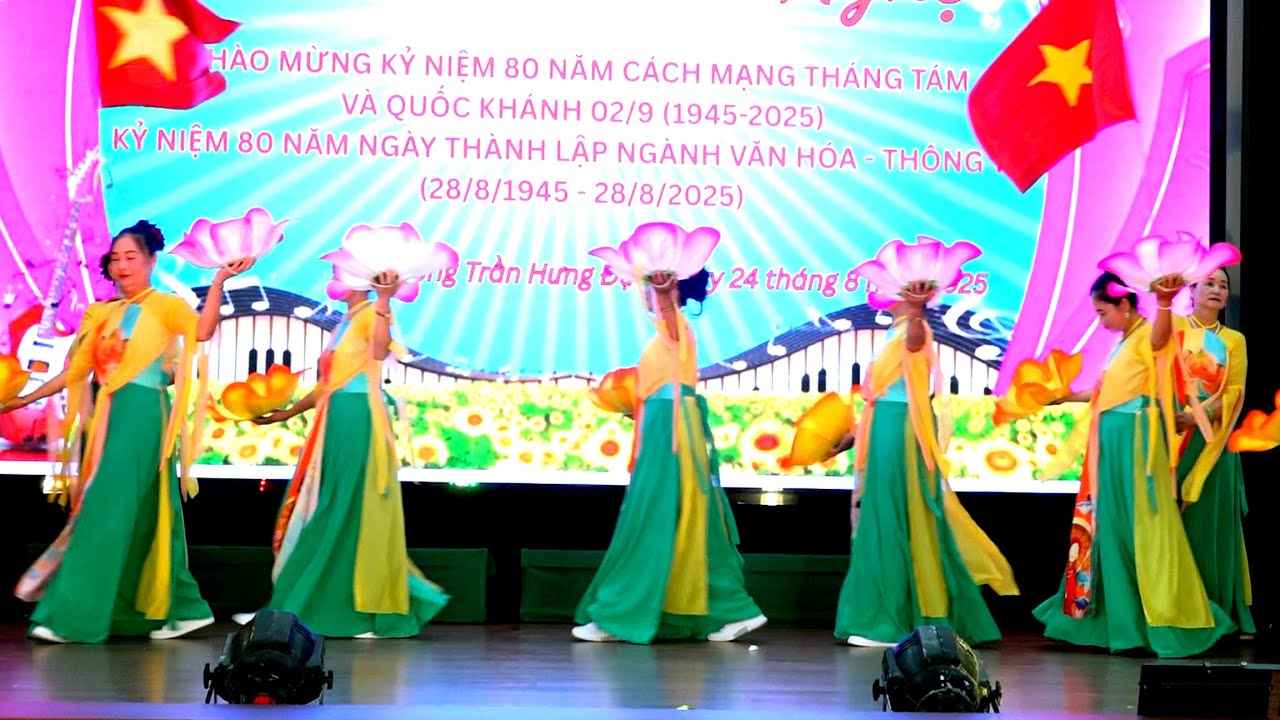 Việt Nam Ơi Yêu mến Vô Cùng - CLB Sao Mai Lê Lợi