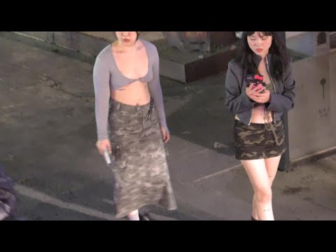 街拍廣州酒吧街女孩，若隱若現 | 4K Walking Chinese girl China walk，Guangzhou Bar Street