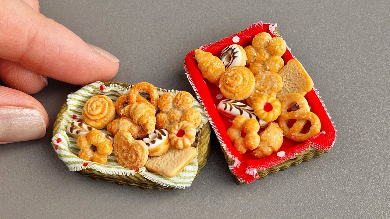 Miniature Sweet Baked Goods for a Dollhouse/Made with polymer clay/Tutorial/DIY