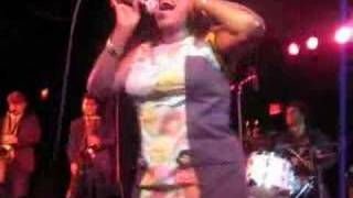 Sharon Jones &amp; The Dap Kings Live, &quot;Tell Me,&quot; 1.17.08