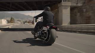 Breakout | Low Rider ST| さらなるパワー。さらなるテクノロジー。同一の魂