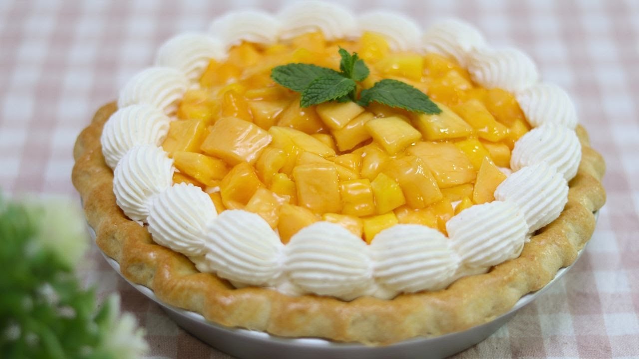 Delicious and Dreamy MANGO CREAM PIE