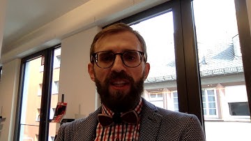 Sveiki (hi!) from the EDI startup, Summarizebot!