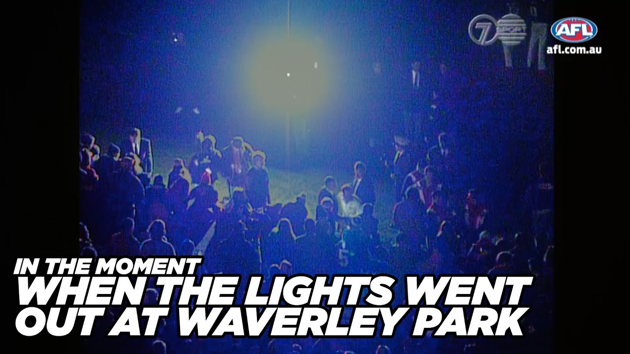 In the Moment When the lights went out at Waverley Park YouTube