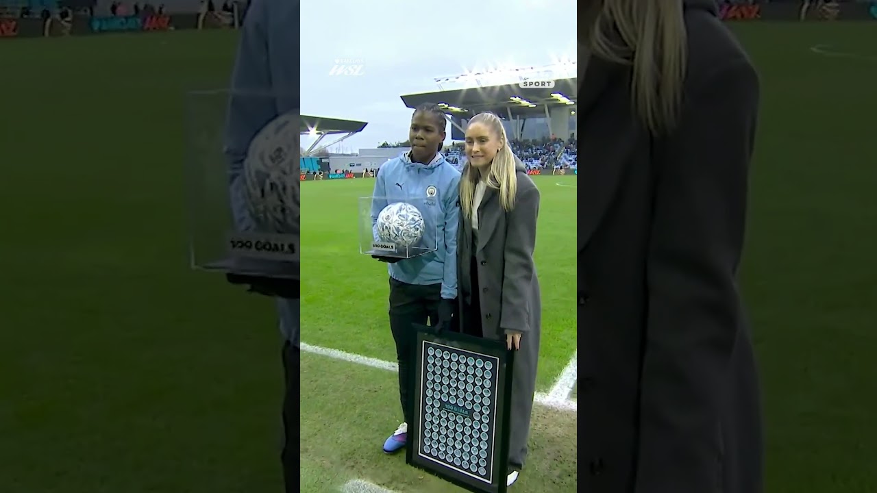 Bunny Shaw celebrates 100 goals for Manchester City 🩵⚽️ 