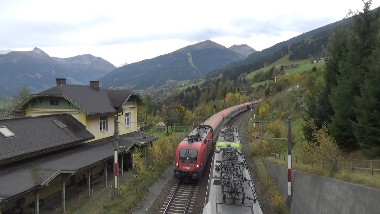 Züge auf der Tauernbahn in Bad Hofgastein und Bad Gastein