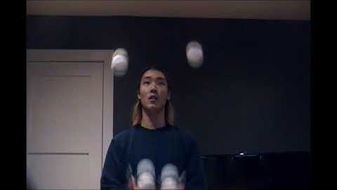 4 Ball Juggling Tricks: 2 Ball Multiplex Trick