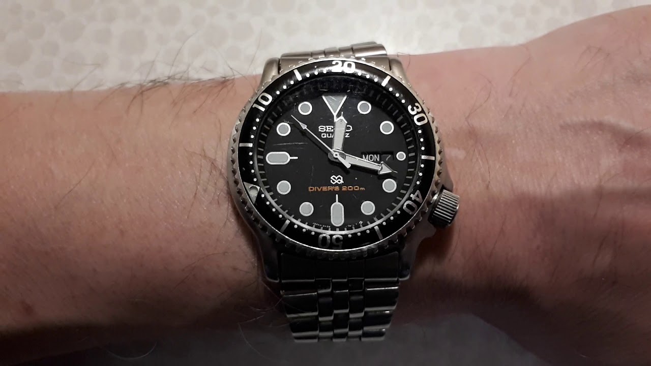 Seiko Quartz Scuba diver's watch 5H26-7A10 from 1989. It goes 2 sec at the  time 1. See description - YouTube