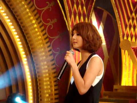 20090730 郭靜-民視豬哥會社錄影-在樹上唱歌