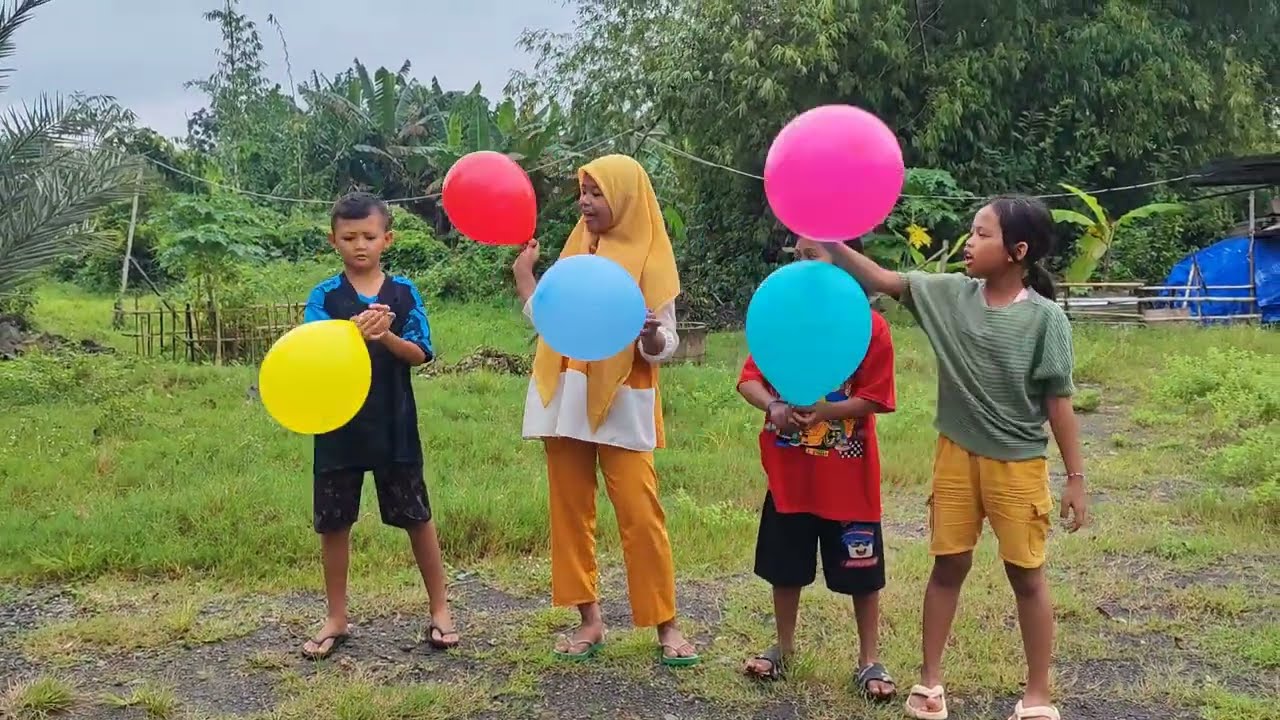 Balon Warna Dilepas, Ballons