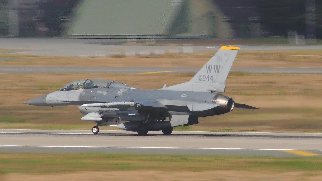 USAF F 16D Fighting Falcon AF90 0844 26 October 2016 Misawa AB YouTube usaf-f-16d-fighting-falcon-af90-0844-26-october-2016-misawa-ab-youtube